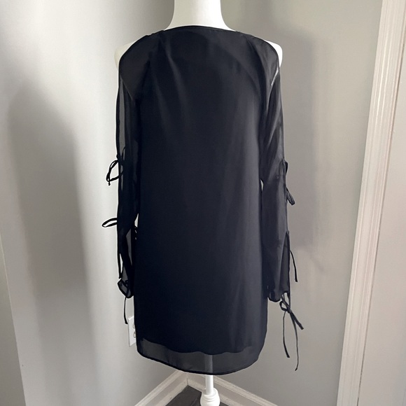 Missguided Open Tie Sleeve Dress - Picture 5 of 5